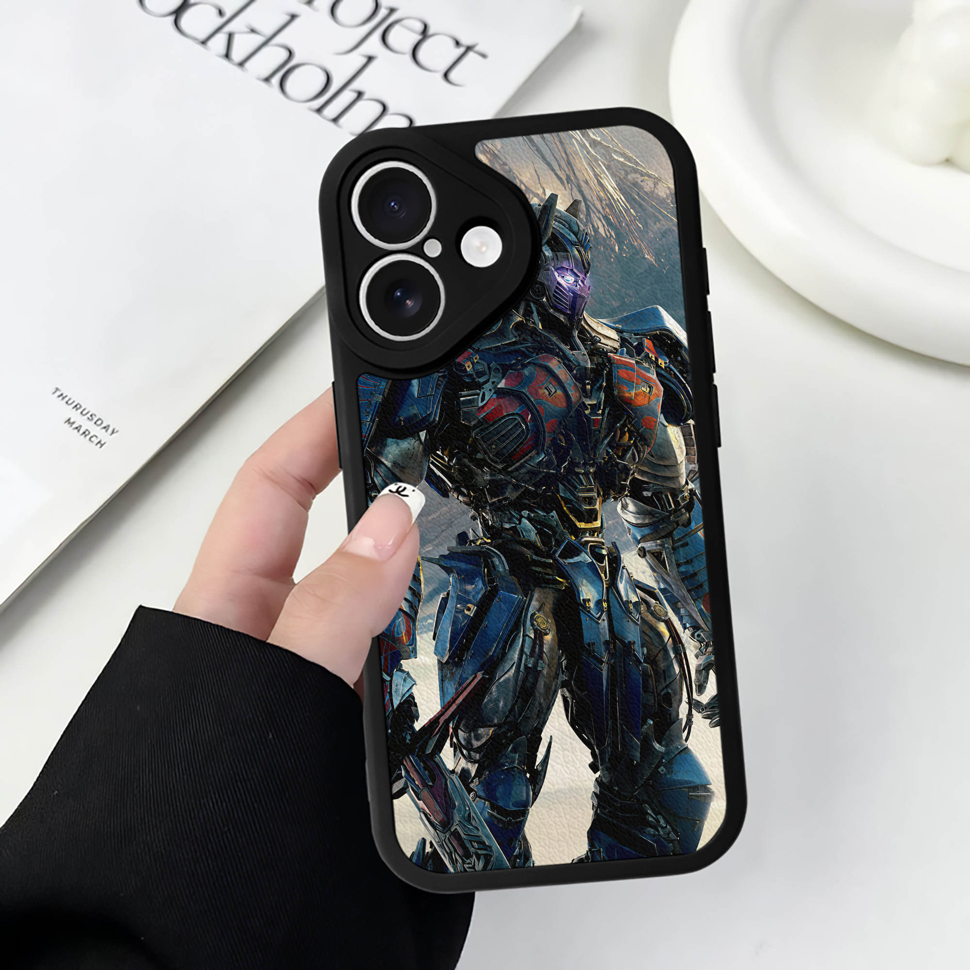 （画像用） Transformers トランスフォーマー 【iPhone 16シリーズ対応】シリコンスマホケース（レザー調） 材質：シリコン